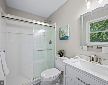 407 Stacy Lee Court - Photo Thumbnail 12