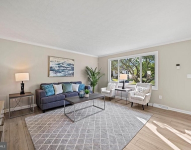 407 Stacy Lee Court - Photo Thumbnail 3