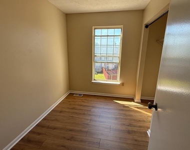 1630 Winding Brook Way - Photo Thumbnail 12