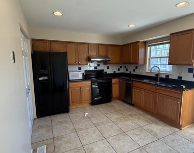 1630 Winding Brook Way - Photo Thumbnail 4
