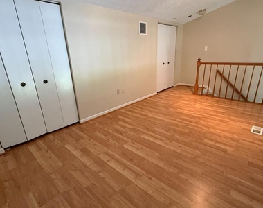1630 Winding Brook Way - Photo Thumbnail 8