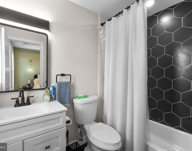 2639 Loyola Northway - Photo Thumbnail 12