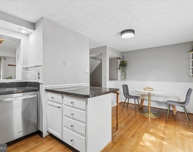 575 Melissa Court - Photo Thumbnail 8