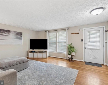575 Melissa Court - Photo Thumbnail 4