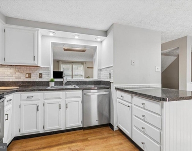 575 Melissa Court - Photo Thumbnail 6