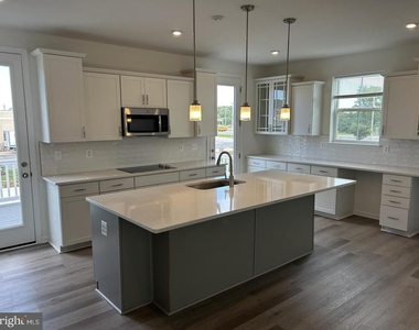 531 Rosemary Circle - Photo Thumbnail 2