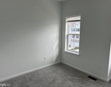 531 Rosemary Circle - Photo Thumbnail 11