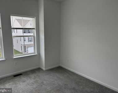 531 Rosemary Circle - Photo Thumbnail 10