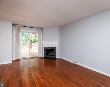 4804 Hogan Drive - Photo Thumbnail 2