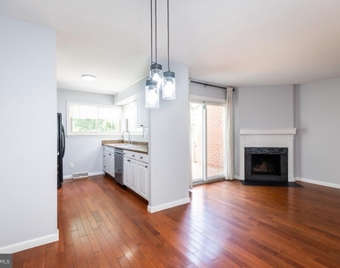 4804 Hogan Drive - Photo Thumbnail 6