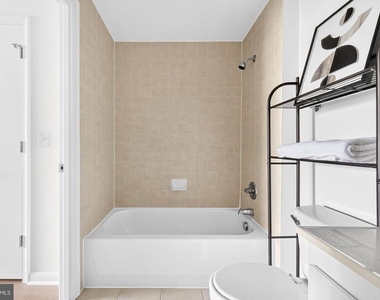 355 I Street Sw - Photo Thumbnail 20