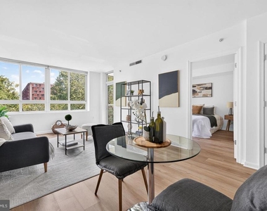 355 I Street Sw - Photo Thumbnail 8