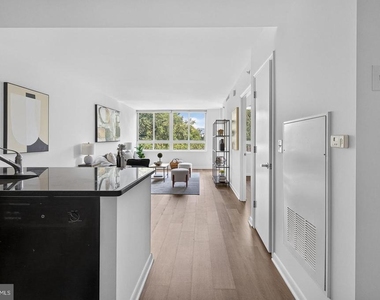 355 I Street Sw - Photo Thumbnail 4