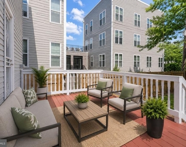 1911 17th Street Se - Photo Thumbnail 2
