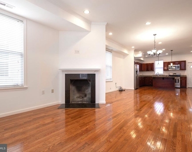 1911 17th Street Se - Photo Thumbnail 3