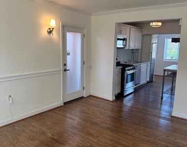 128 35th Street Ne - Photo Thumbnail 3