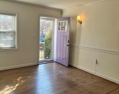 128 35th Street Ne - Photo Thumbnail 4