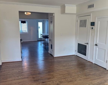128 35th Street Ne - Photo Thumbnail 2
