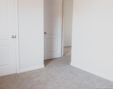 5913 Fuchsia Court - Photo Thumbnail 7