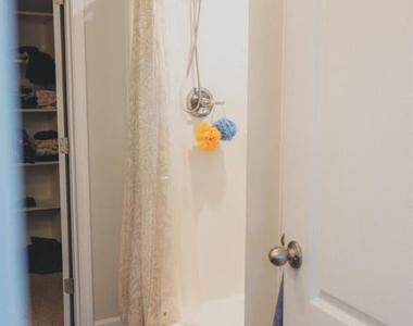 5913 Fuchsia Court - Photo Thumbnail 16