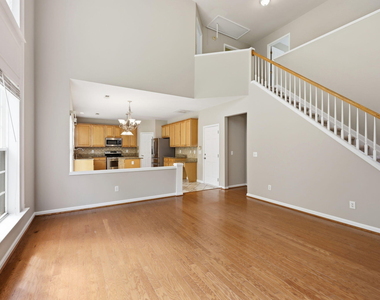 201 Shakespeare Street - Photo Thumbnail 13