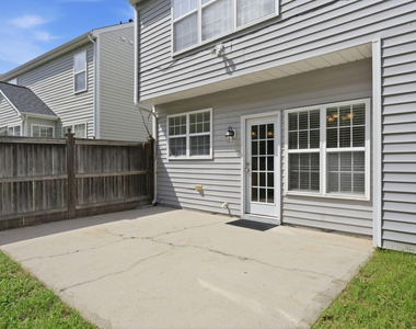 201 Shakespeare Street - Photo Thumbnail 23