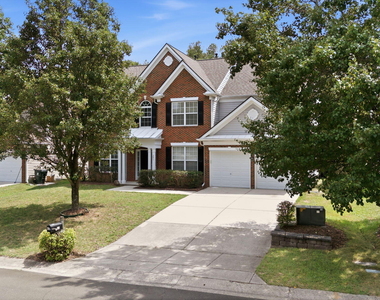 201 Shakespeare Street - Photo Thumbnail 2