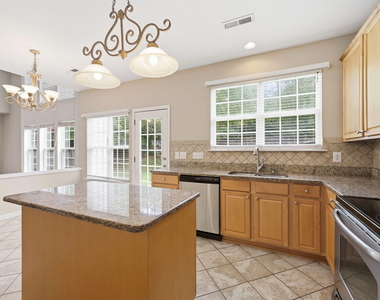 201 Shakespeare Street - Photo Thumbnail 10