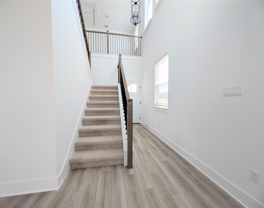 206 Kislingbury Ln - Photo Thumbnail 15