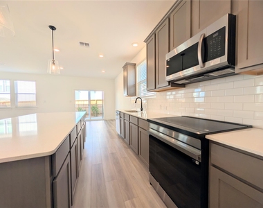 206 Kislingbury Ln - Photo Thumbnail 9