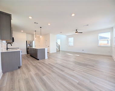 206 Kislingbury Ln - Photo Thumbnail 7