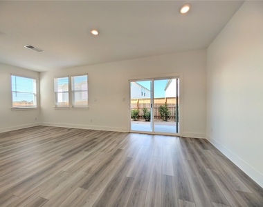 206 Kislingbury Ln - Photo Thumbnail 8