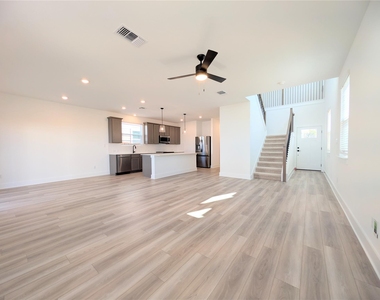 206 Kislingbury Ln - Photo Thumbnail 6