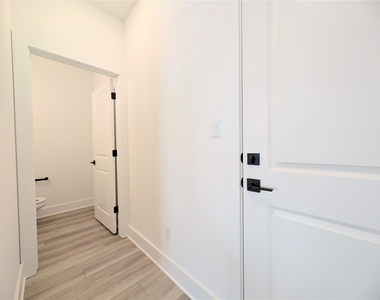 206 Kislingbury Ln - Photo Thumbnail 12