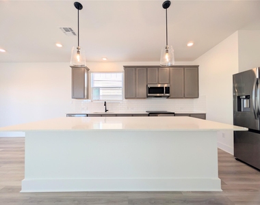 206 Kislingbury Ln - Photo Thumbnail 4