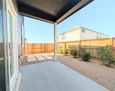 206 Kislingbury Ln - Photo Thumbnail 32