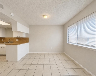 8329 Fathom Cir - Photo Thumbnail 5
