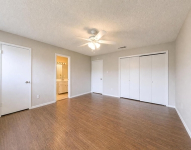 8329 Fathom Cir - Photo Thumbnail 32