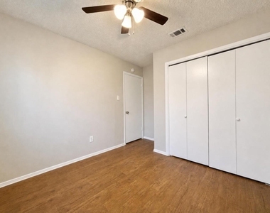 8329 Fathom Cir - Photo Thumbnail 14