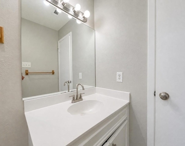 8329 Fathom Cir - Photo Thumbnail 36