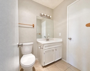 8329 Fathom Cir - Photo Thumbnail 33