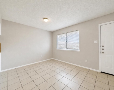 8329 Fathom Cir - Photo Thumbnail 6