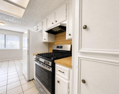 8329 Fathom Cir - Photo Thumbnail 24
