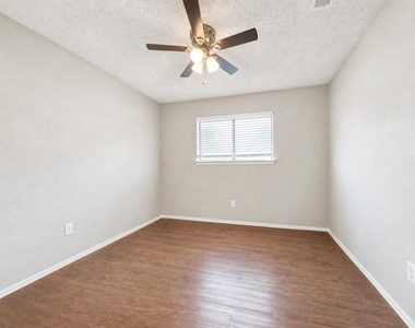 8329 Fathom Cir - Photo Thumbnail 10