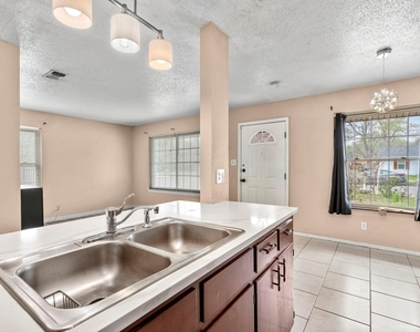 9505 Oriole Dr - Photo Thumbnail 9