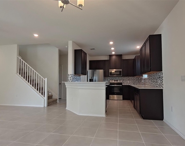 9107 Golden Leaf Dr - Photo Thumbnail 4