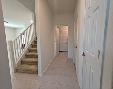 9107 Golden Leaf Dr - Photo Thumbnail 7