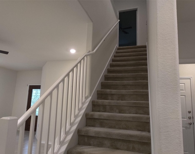 9107 Golden Leaf Dr - Photo Thumbnail 10