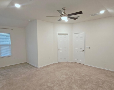9107 Golden Leaf Dr - Photo Thumbnail 15