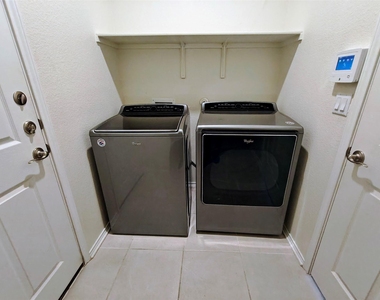 9107 Golden Leaf Dr - Photo Thumbnail 9
